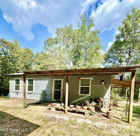 1046 Hampton Rd, Sturgis, MS 39769