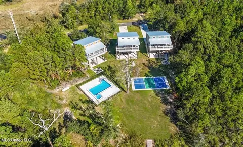 6191 Clermont Blvd, Bay Saint Louis, MS 39520