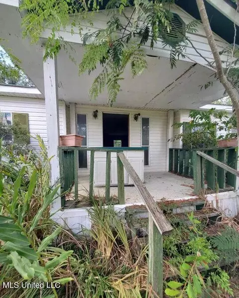 24484 Martina St, Saucier, MS 39574