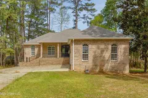 12 Chalmett Pl, Hattiesburg, MS 39402