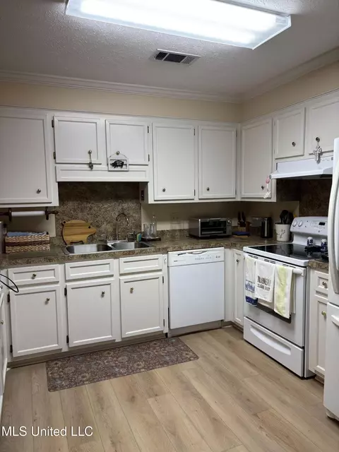 1027 Woodbridge Dr, Madison, MS 39110 photo 12