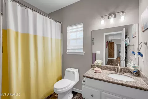 Bath - 16005 Peach Tree Dr, Biloxi, MS 39532 photo 3 of 3