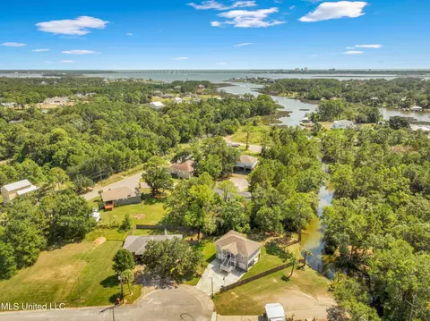 View/Area - 16005 Peach Tree Dr, Biloxi, MS 39532 photo 7 of 8
