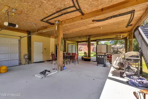 Exterior - 16005 Peach Tree Dr, Biloxi, MS 39532 photo 7 of 13