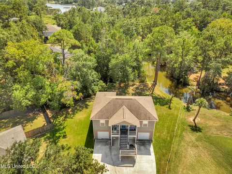 View/Area - 16005 Peach Tree Dr, Biloxi, MS 39532 photo 6 of 8