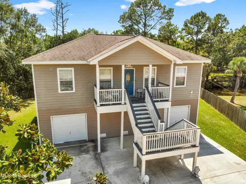 Exterior - 16005 Peach Tree Dr, Biloxi, MS 39532 photo 2 of 13