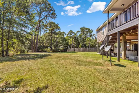 Exterior - 16005 Peach Tree Dr, Biloxi, MS 39532 photo 11 of 13
