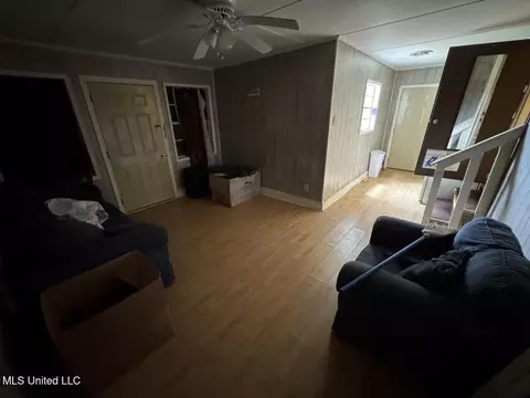 Living - 136 Abe Dr, Many, LA 71449 photo 3 of 3