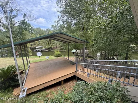 Exterior - 136 Abe Dr, Many, LA 71449 photo 5 of 8