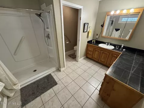 Bath - 136 Abe Dr, Many, LA 71449 photo 2 of 3