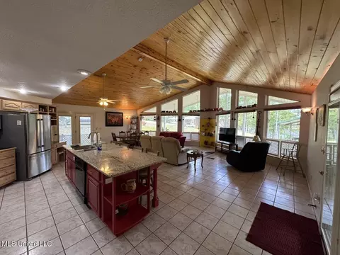 Kitchen - 136 Abe Dr, Many, LA 71449 photo 1 of 4