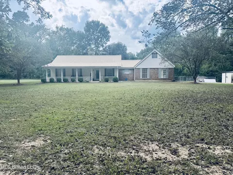 2 Pin Oak Dr, Natchez, MS 39120