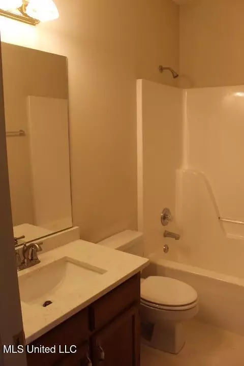 Bath - 3590 Tanna Cv, Hernando, MS 38632 photo 4 of 4