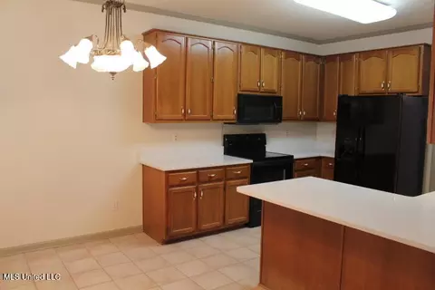 Kitchen - 3590 Tanna Cv, Hernando, MS 38632 photo 3 of 3