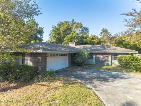 7 Chimney Cross Rd, Long Beach, MS 39560