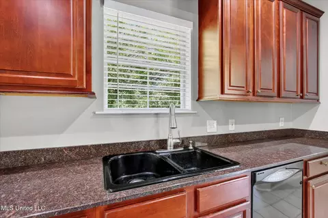 Kitchen - 7310 Ahi Dr, Diamondhead, MS 39525 photo 2 of 4