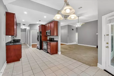 Entry Way - 7310 Ahi Dr, Diamondhead, MS 39525 photo 4 of 5