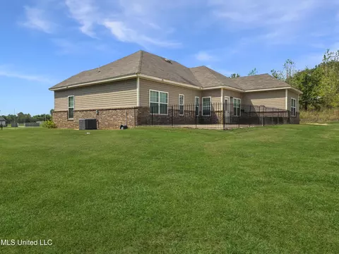 543 Moore Loop, Byhalia, MS 38611 photo 30