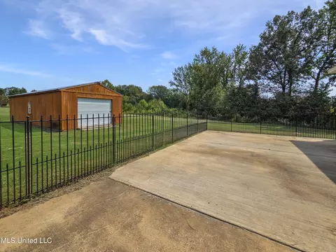 543 Moore Loop, Byhalia, MS 38611 photo 28