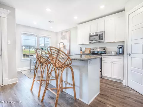 10541 Landon Meadows Dr, Gulfport, MS 39503