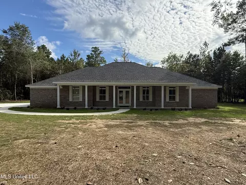 12067 School Rd, Saucier, MS 39574