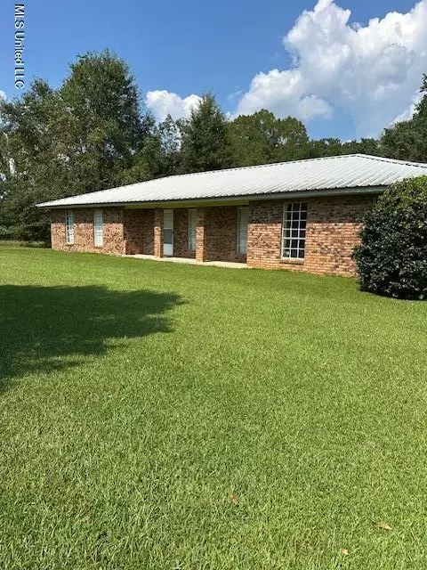 95 Forest Grove Rd, Jayess, MS 39641
