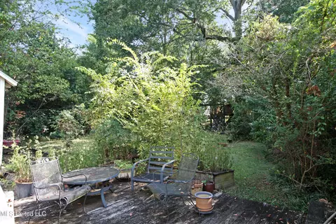 Exterior - 1032 Belhaven St, Jackson, MS 39202 photo 13 of 17
