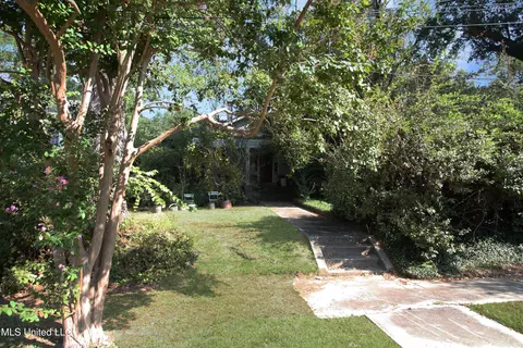 Exterior - 1032 Belhaven St, Jackson, MS 39202 photo 3 of 17