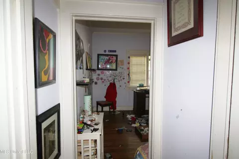 Entry Way - 1032 Belhaven St, Jackson, MS 39202 photo 1 of 1