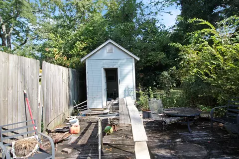 Exterior - 1032 Belhaven St, Jackson, MS 39202 photo 15 of 17