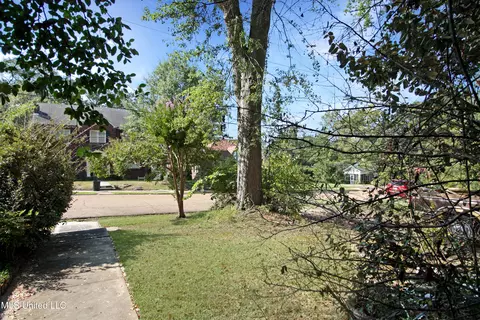 Exterior - 1032 Belhaven St, Jackson, MS 39202 photo 6 of 17