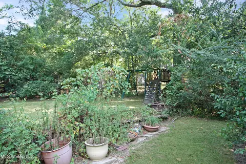Exterior - 1032 Belhaven St, Jackson, MS 39202 photo 12 of 17