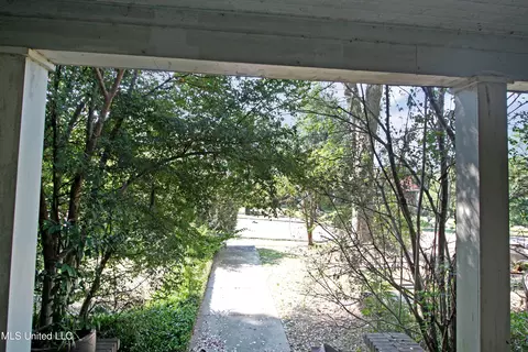 Exterior - 1032 Belhaven St, Jackson, MS 39202 photo 7 of 17