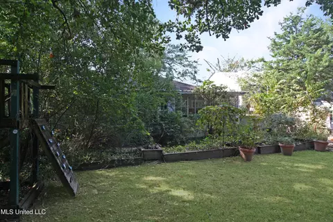 Exterior - 1032 Belhaven St, Jackson, MS 39202 photo 17 of 17