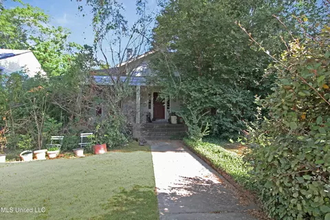 Exterior - 1032 Belhaven St, Jackson, MS 39202 photo 4 of 17