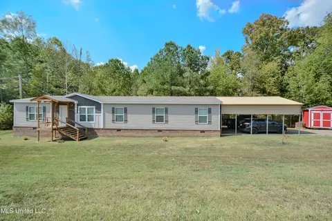 24 Crimsonwood Dr, Byhalia, MS 38611