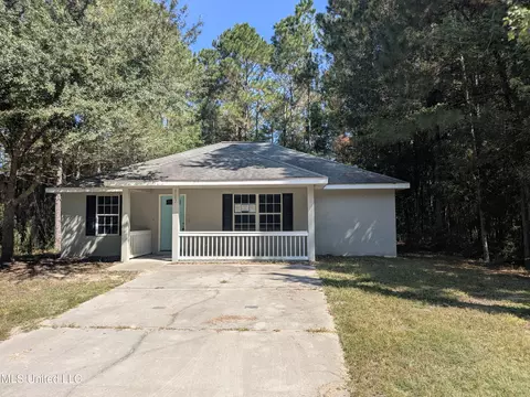 6182 W Jackson St, Bay Saint Louis, MS 39520