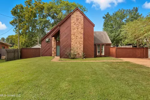 Exterior - 222 Trace Harbor Rd, Madison, MS 39110 photo 2 of 9