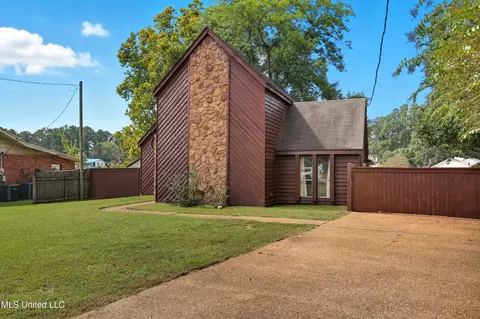 Exterior - 222 Trace Harbor Rd, Madison, MS 39110 photo 3 of 9