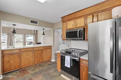Kitchen - 222 Trace Harbor Rd, Madison, MS 39110 photo 1 of 4