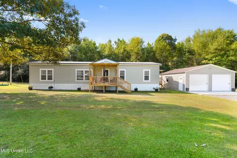 24417 Bethel Rd, Saucier, MS 39574
