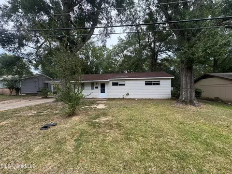 5620 Hearn St, Jackson, MS 39206