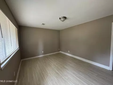Living - 5620 Hearn St, Jackson, MS 39206 photo 1 of 3