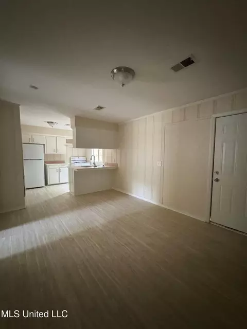 Living - 5620 Hearn St, Jackson, MS 39206 photo 3 of 3
