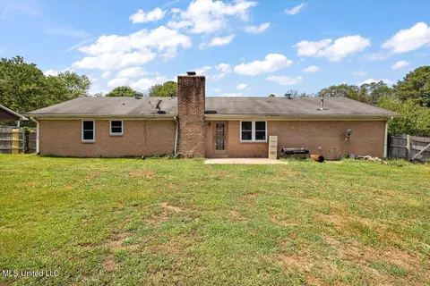 Exterior - 605 Upper Darby Rd, Jackson, MS 39212 photo 3 of 7