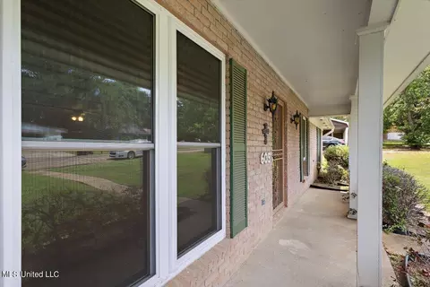 Exterior - 605 Upper Darby Rd, Jackson, MS 39212 photo 2 of 7