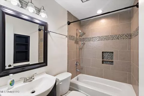 Bath - 605 Upper Darby Rd, Jackson, MS 39212 photo 2 of 2