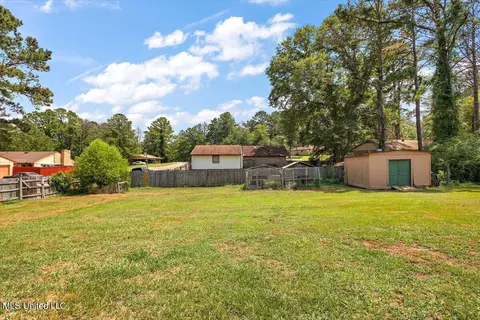 Exterior - 605 Upper Darby Rd, Jackson, MS 39212 photo 4 of 7