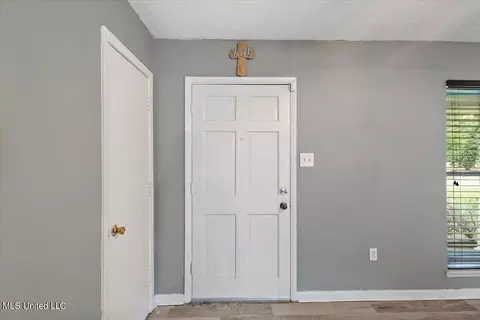 Entry Way - 605 Upper Darby Rd, Jackson, MS 39212 photo 1 of 1