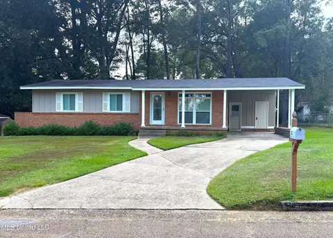 211 Shannon Dr, Mccomb, MS 39648